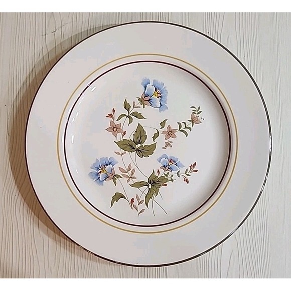 Vintage Royal China, Spring, Blue & Pink Floral, 10 Inch Dinner Plate - Picture 3 of 5